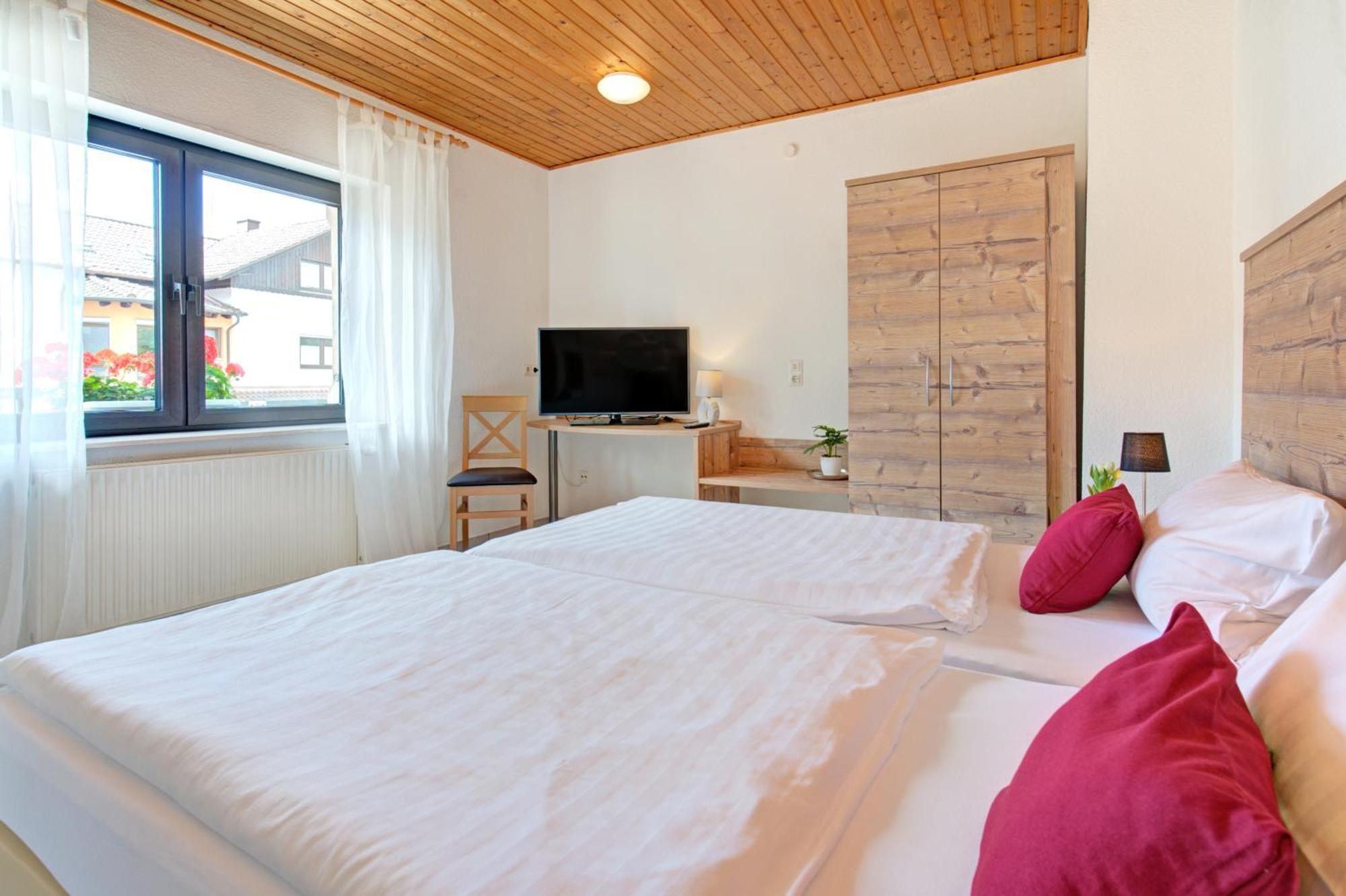 Apartment Landhotel Zum Storchennest 반 외부 사진