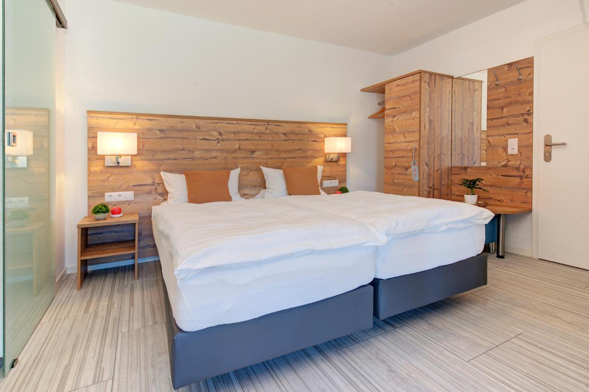 Apartment Landhotel Zum Storchennest 반 외부 사진