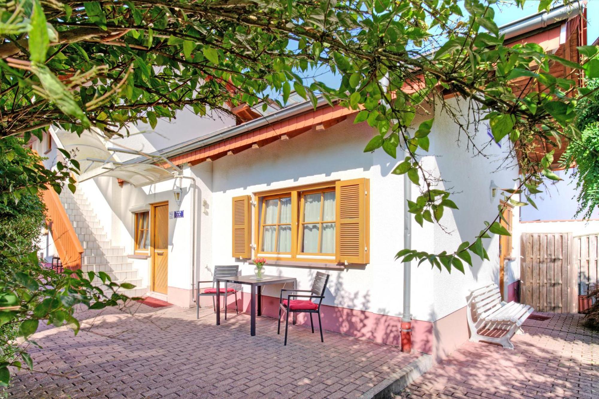 Apartment Landhotel Zum Storchennest 반 외부 사진