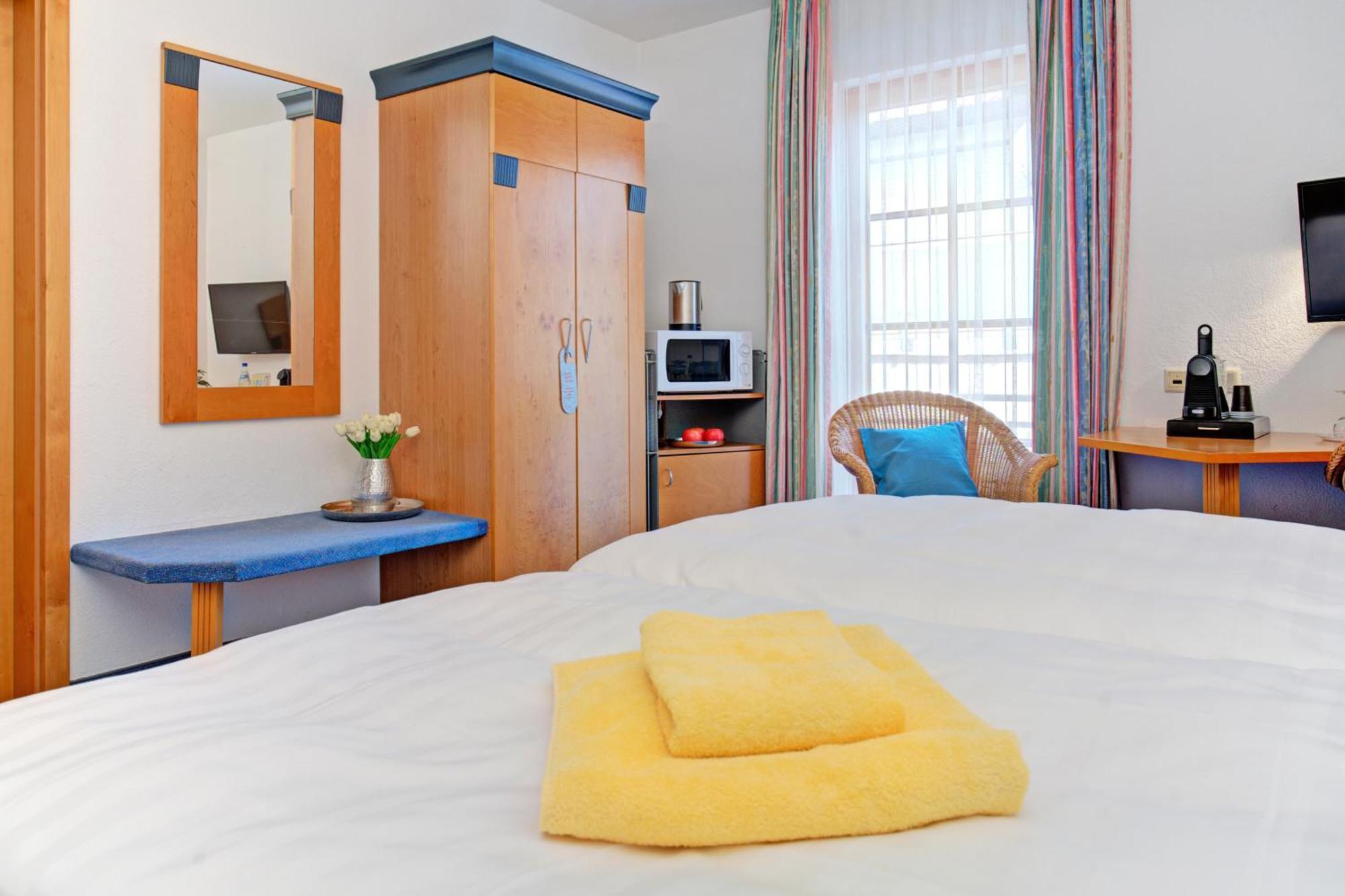 Apartment Landhotel Zum Storchennest 반 외부 사진